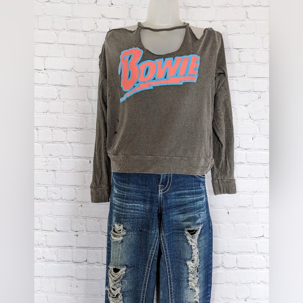 4 for $20 Super distressed Bowie sweatshirt